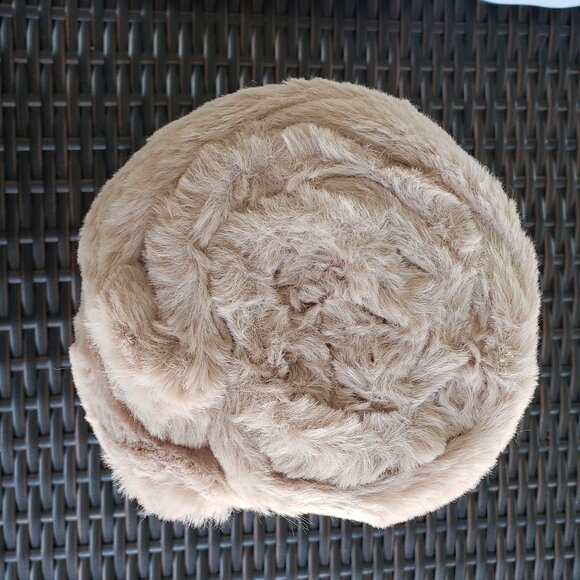 NWT UnHide Lil' Marshmallow Rose Blanket - Picture 2 of 10